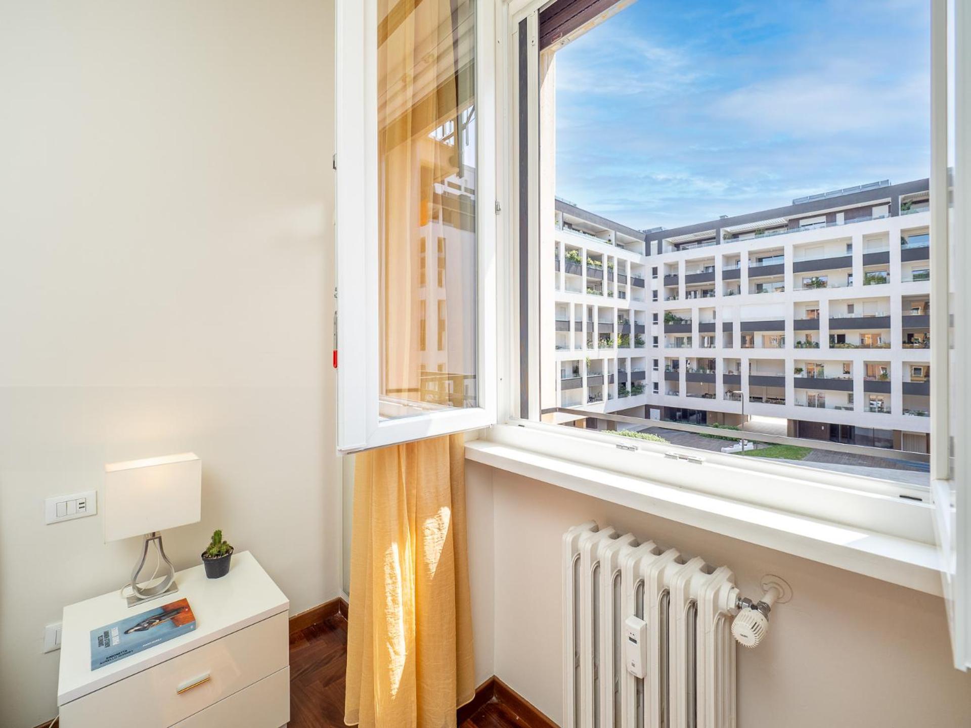 شقة Stylish Flat With Balcony - 15 Min To Duomo ميلان المظهر الخارجي الصورة