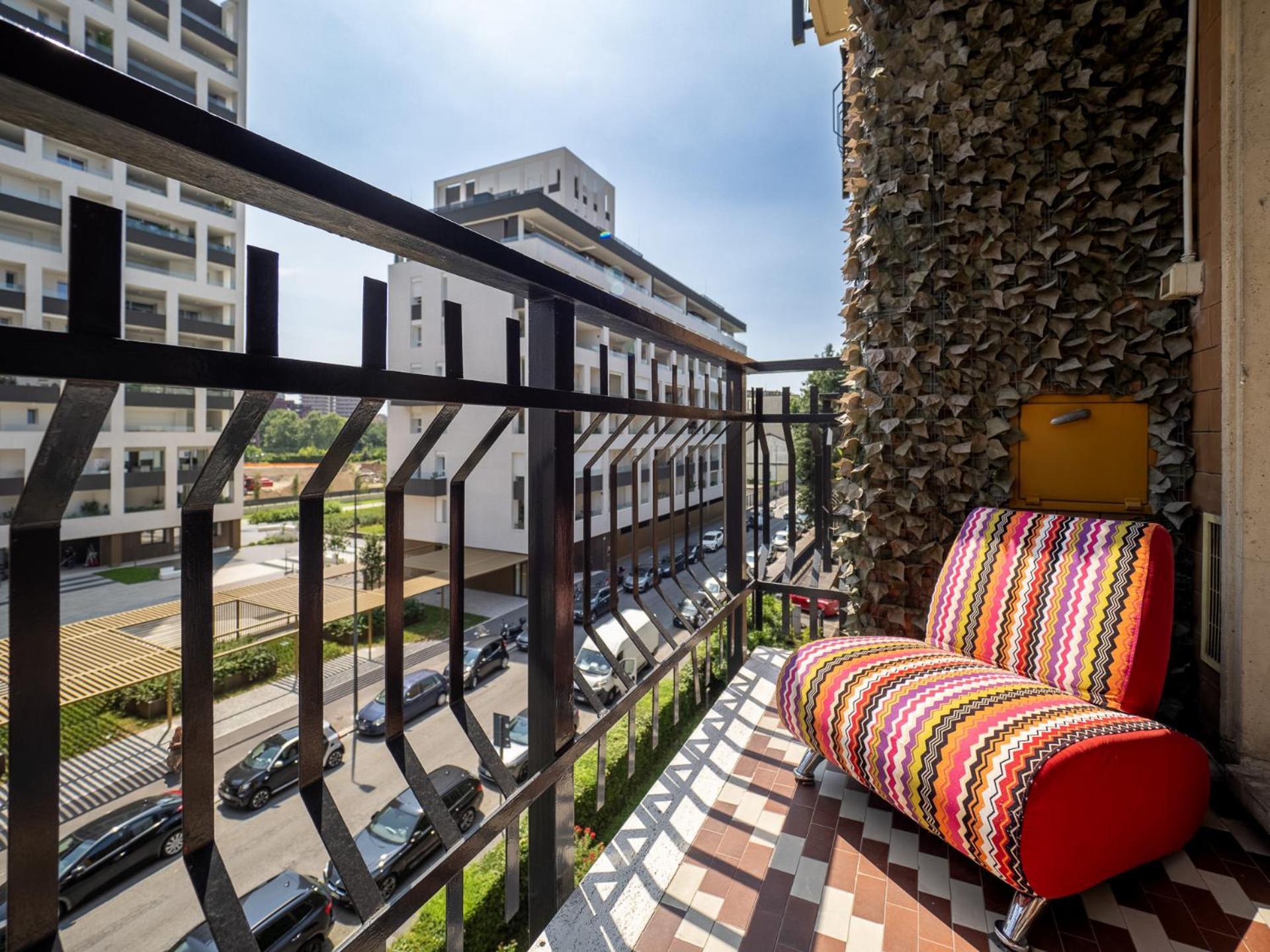 شقة Stylish Flat With Balcony - 15 Min To Duomo ميلان المظهر الخارجي الصورة